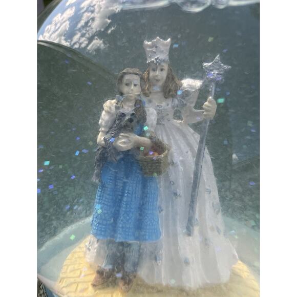 RARE 1995 Wizard Of Oz Musical Snow Globe Good Witch Glinda, Dorothy & Toto 5.5” - Picture 8 of 10